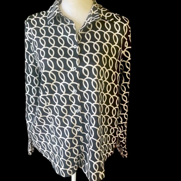 Chicos, ladies US size 8, long sleeve, black and white blouse perfect condition - Picture 1 of 12